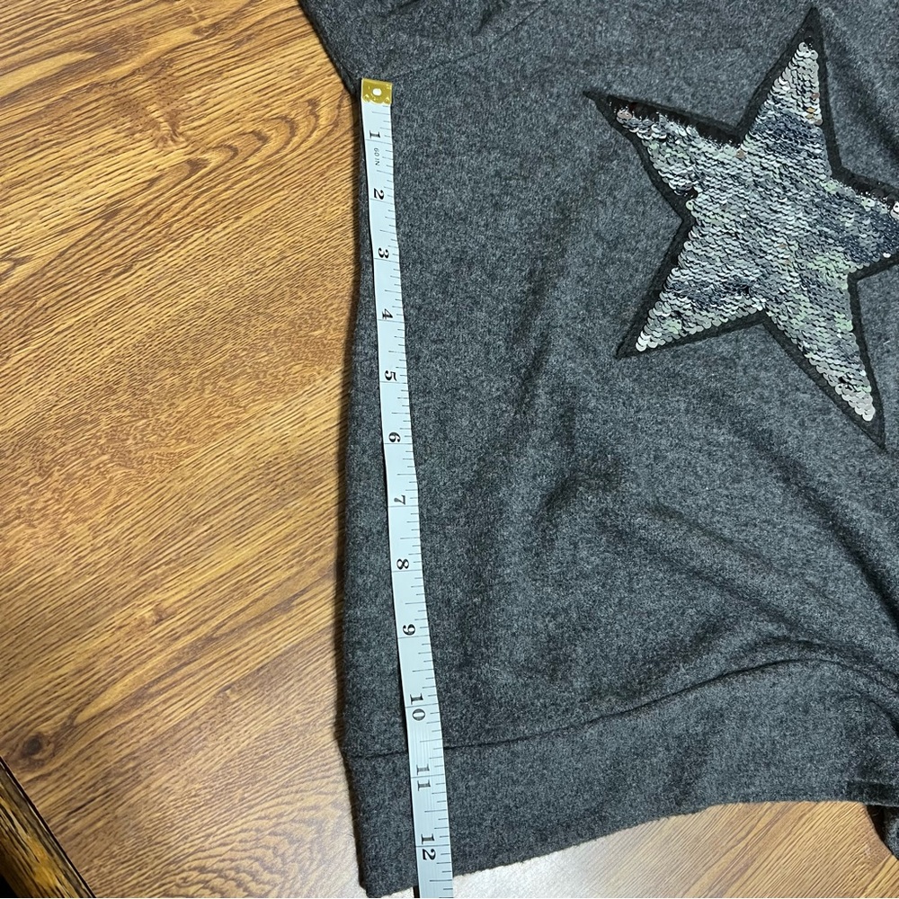 Ladies Revelation brand “flip” Sweater size medium - Picture 12 of 13